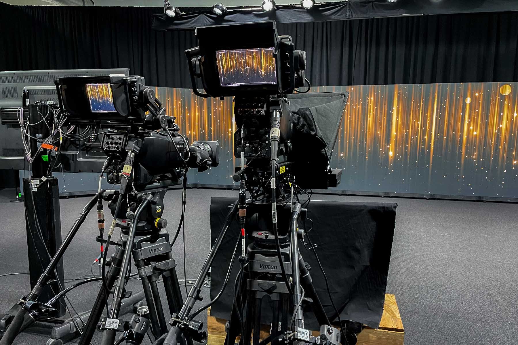 STUDIO 15 Cameras on set