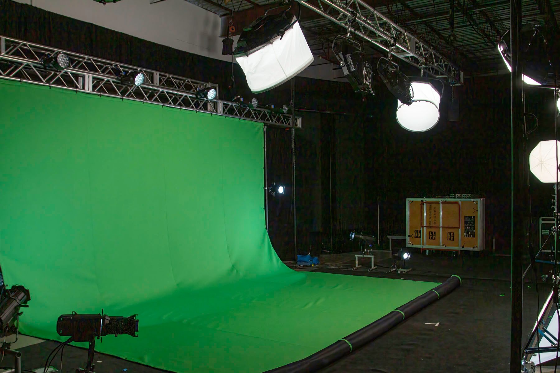 STUDIO 15 Green Screen